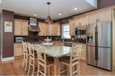 11 Clearwater Dr, Kinnelon, NJ 07405 - Photo 7