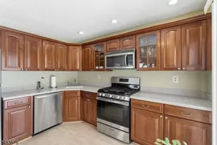 109 Edward Dr, Franklin Township, NJ 08823 - Photo 7