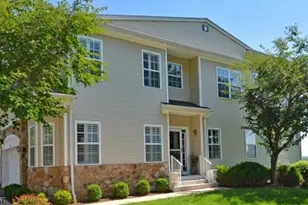 1055 Shadowlawn Dr, Green Brook Township, NJ 08812 - Photo 1