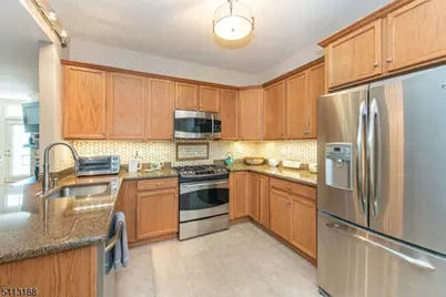 6105 Harcourt Rd, Clifton, NJ 07013 - Photo 11