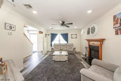 17 Village Dr, Hamburg, NJ 07419 - Photo 5