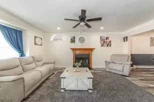 17 Village Dr, Hamburg, NJ 07419 - Photo 3