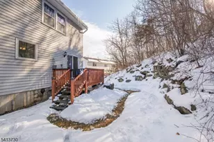 17 Village Dr, Hamburg, NJ 07419 - Photo 25