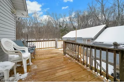 410 Horseneck Rd, Fairfield, NJ 07004 - Photo 11