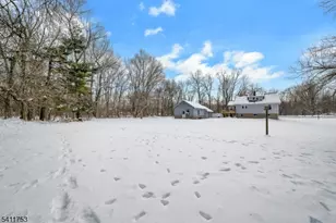 410 Horseneck Rd, Fairfield, NJ 07004 - Photo 19