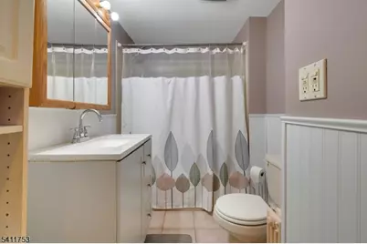 410 Horseneck Rd, Fairfield, NJ 07004 - Photo 29