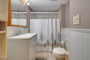 410 Horseneck Rd, Fairfield, NJ 07004 - Photo 29