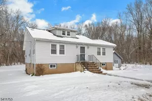 410 Horseneck Rd, Fairfield, NJ 07004 - Photo 17