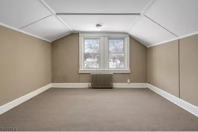 410 Horseneck Rd, Fairfield, NJ 07004 - Photo 33