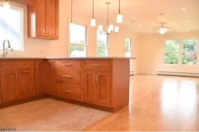 52 Hill St, Midland Park, NJ 07432 - Photo 5