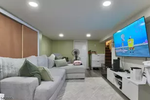 24 Hewitt Ave, Belleville, NJ 07109 - Photo 15