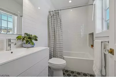 10 Mountain Ter, Montclair, NJ 07043 - Photo 37