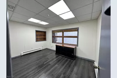 107 Stuyvesant Ave, Lyndhurst Township, NJ 07071 - Photo 5