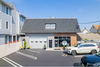 107 Stuyvesant Ave, Lyndhurst Township, NJ 07071 - Photo 1