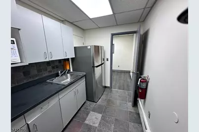 107 Stuyvesant Ave, Lyndhurst Township, NJ 07071 - Photo 9