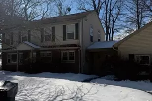 5 Linabury Ln, Chester, NJ 07930 - Photo 1