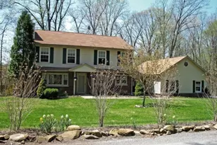 5 Linabury Ln, Chester, NJ 07930 - Photo 1