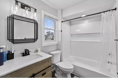 121 Myrtle St, Roselle, NJ 07203 - Photo 15