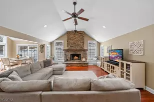 18 Valhalla Rd, Montville Township, NJ 07045 - Photo 11