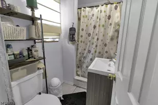 38 Harrison Pl, Clifton, NJ 07011 - Photo 7