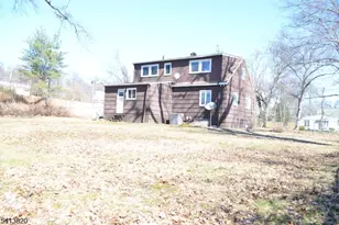 23 Phillips Pl, Green Brook Township, NJ 08812 - Photo 13