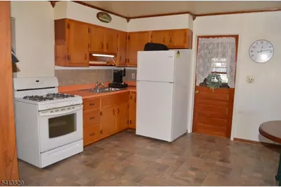 23 Phillips Pl, Green Brook Township, NJ 08812 - Photo 5