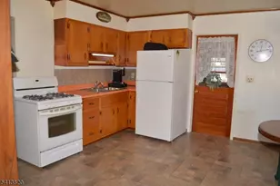 23 Phillips Pl, Green Brook Township, NJ 08812 - Photo 5