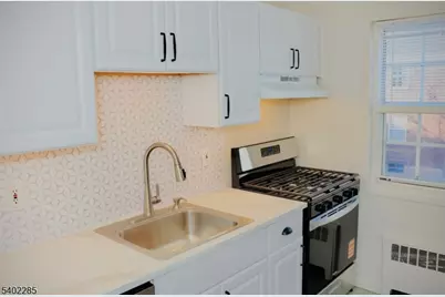 33B W Roselle Ave #B, Roselle Park, NJ 07204 - Photo 9