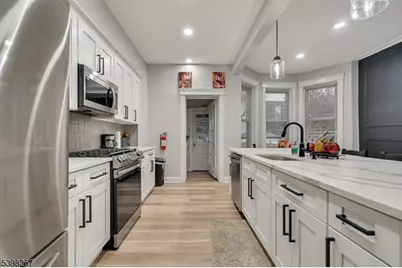 257 Woodlawn Ave, Jersey City, NJ 07305 - Photo 9