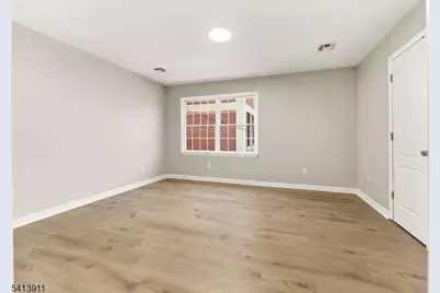 18 E Kinney St, Newark, NJ 07102 - Photo 9