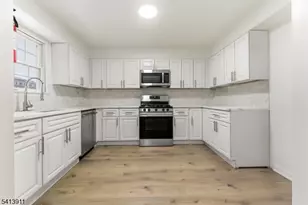 18 E Kinney St, Newark, NJ 07102 - Photo 3