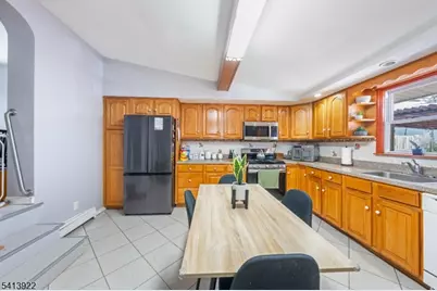 828 Allen St, Linden, NJ 07036 - Photo 9