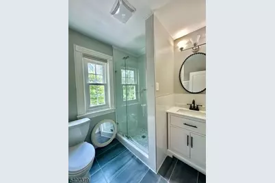 106 Clarendon Pl, Hackensack, NJ 07601 - Photo 15