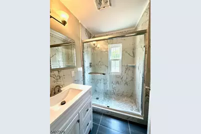 106 Clarendon Pl, Hackensack, NJ 07601 - Photo 17