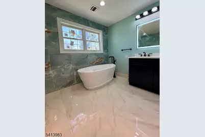 240 Atlantic Dr, Parsippany, NJ 07054 - Photo 17