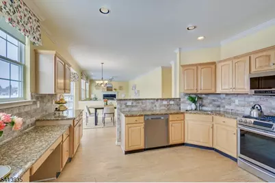 4 Veghte Pl, Franklin Township, NJ 08823 - Photo 17