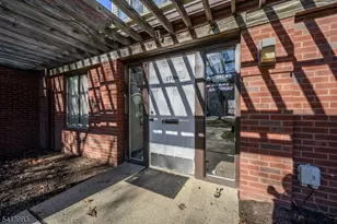 178 Tamarack Cir, Montgomery Township, NJ 08558 - Photo 3