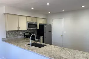 111 Wisbech Pl, Franklin Township, NJ 08873 - Photo 5