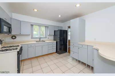 98 Browertown Rd, Little Falls Township, NJ 07424 - Photo 5