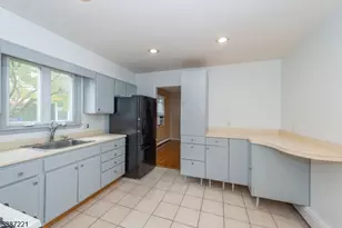 98 Browertown Rd, Little Falls Township, NJ 07424 - Photo 7