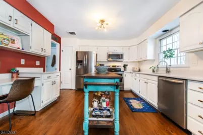 7 Chestnut St, Washington Township, NJ 07853 - Photo 13