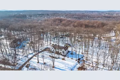 7 Chestnut St, Washington Township, NJ 07853 - Photo 3