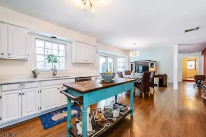 7 Chestnut St, Washington Township, NJ 07853 - Photo 15