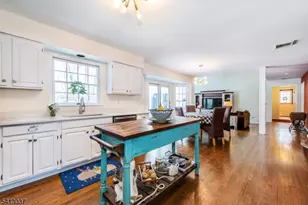 7 Chestnut St, Washington Township, NJ 07853 - Photo 15