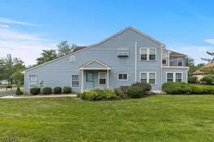 20C Dorchester Dr, Monroe Township, NJ 08831 - Photo 1