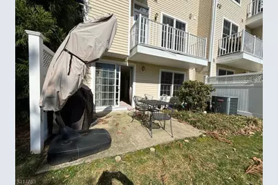 18 Ashley Ct, Hawthorne, NJ 07506 - Photo 5