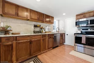 25 Bucknell Way, Hopatcong, NJ 07843 - Photo 9