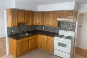 423 Clarkson Ave, Elizabeth, NJ 07202 - Photo 3