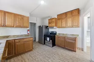 15 E Highland Ave, East Orange, NJ 07018 - Photo 11