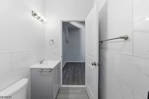 15 E Highland Ave, East Orange, NJ 07018 - Photo 9